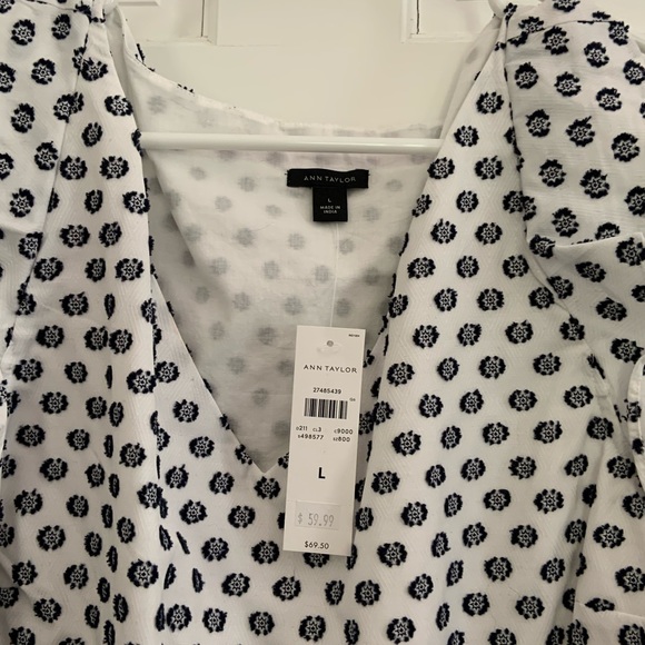 NEW Ann Taylor Sleeveless Patterned Top - Picture 2 of 3